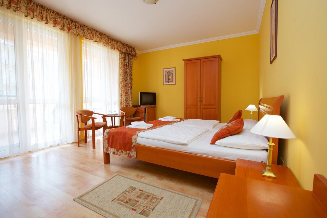 Hotel Jarja Hajduszoboszlo Exterior photo
