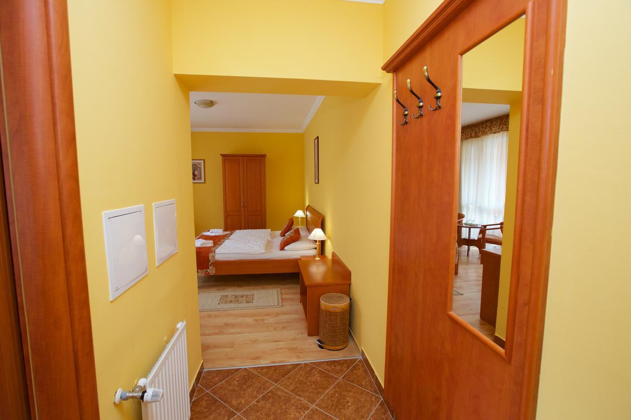 Hotel Jarja Hajduszoboszlo Exterior photo