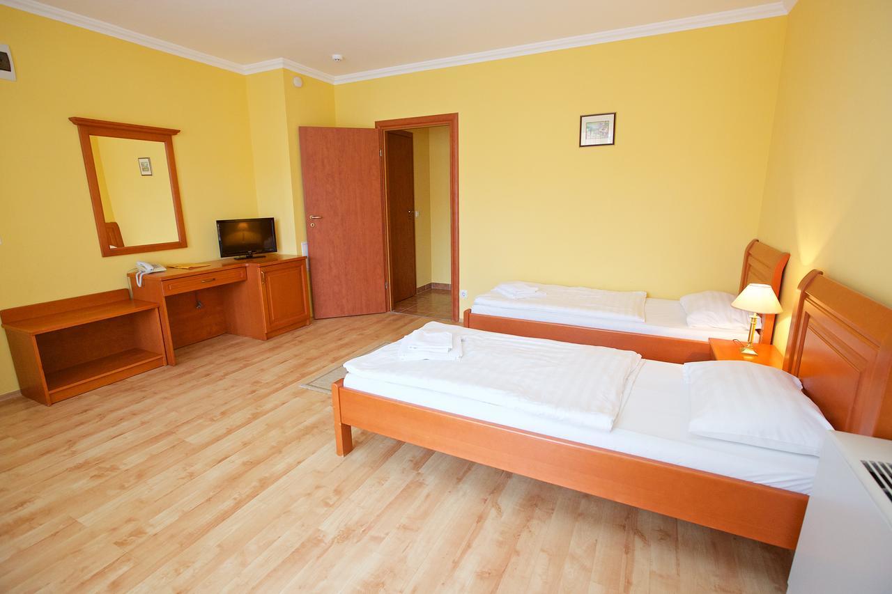 Hotel Jarja Hajduszoboszlo Exterior photo